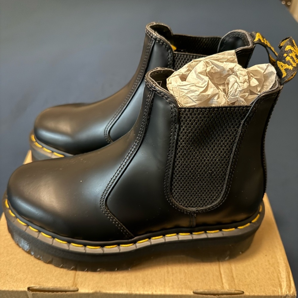 Dr Martens 2976 SMOOTH LEATHER PLATFORM CHELSEA BOOTS